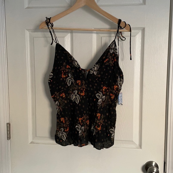 Free People Float Away Plunge Camisole Size Medium NWT - Picture 2 of 6